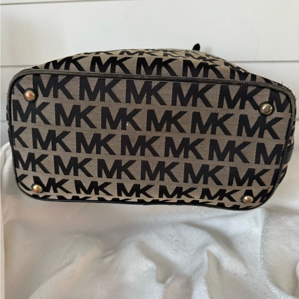 Michael Kors Monogram Tan and Black Jet Set Tote